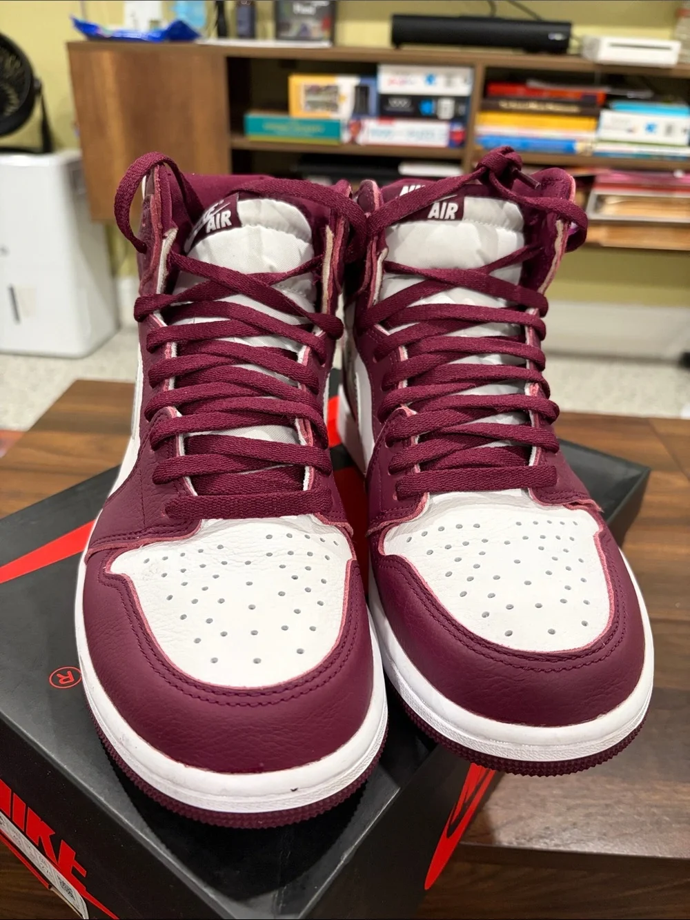 Air Jordan 1 Retro High OG Bordeaux Sz 9.5 Men’s